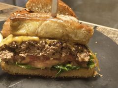 -HIGH FIVE哈福手工汉堡(桂林路店)