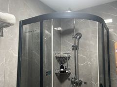 -花居酒店(苏州高教区尹山湖地铁站店)