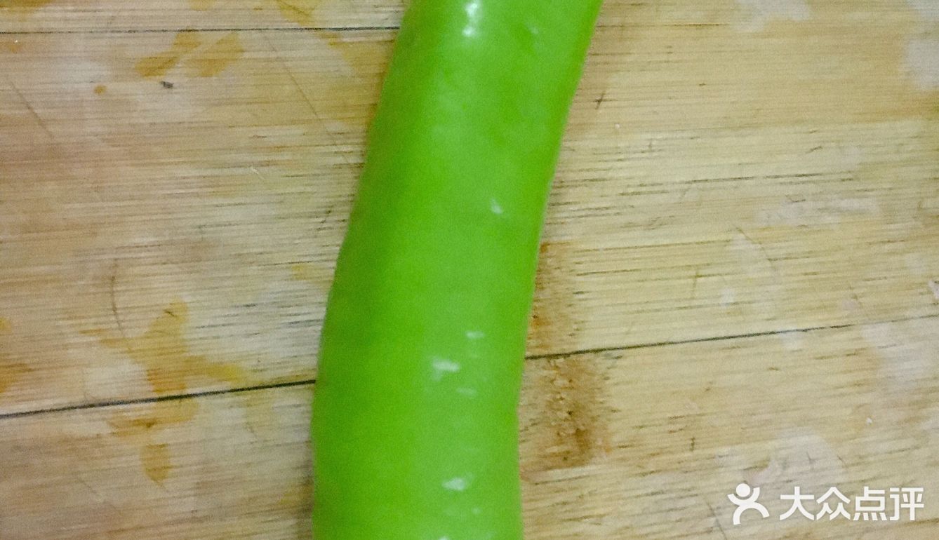 多吃菌类好处多，好吃的金针菇炒肉丝