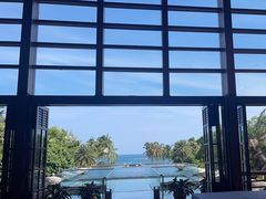 -亚龙湾喜来登·美景台大堂吧