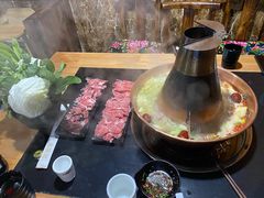 -果松木炭酸菜铜火锅·外婆参鸡汤