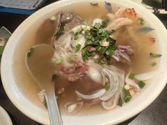 -大头虾越式风味餐厅(光明广场店)