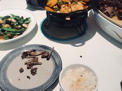 -八府香鸭·啫啫煲(华山路店)