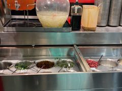 -成都你六姐·牛肉冒菜(信泰中心商场店)