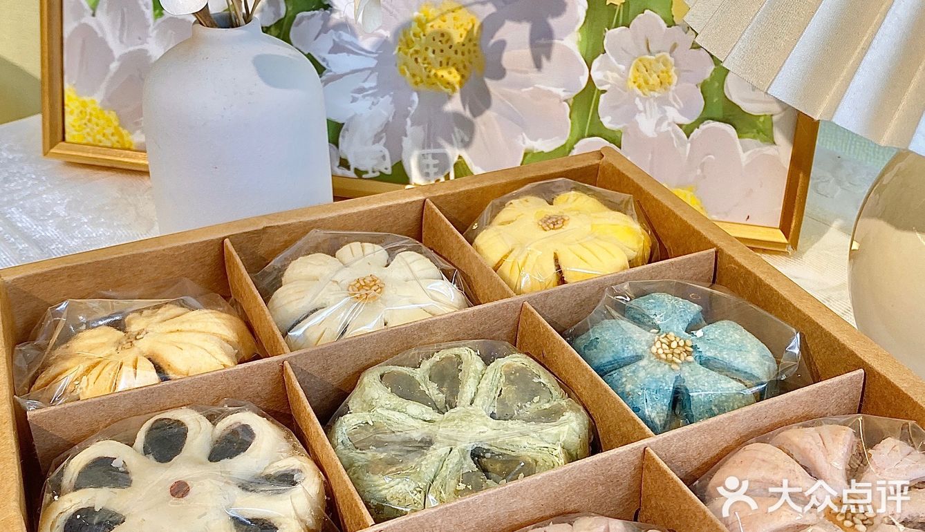 大连这家藏在小巷里的甜品店🍮也太好拍了📷