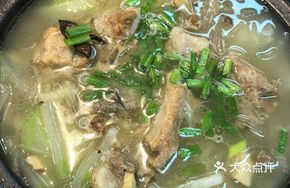Braised Spare Ribs with Winter Melon in Clay Pot