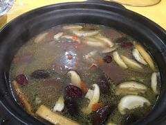 -濠轩阁特色生蚝火锅(水湾路店)
