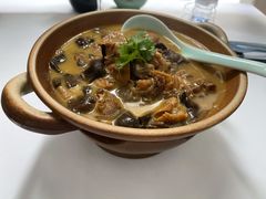 小鸡炖榛蘑-止观小馆·辽河口渔家菜(王府井店)