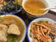 鸳鸯螺蛳粉-西环肥仔螺蛳粉(南宁第一分店)