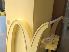 -麦当劳(中二横路店)