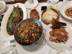-梅利汴京烤鸭•开封豫菜地标店(东大街店)