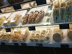 -新月蛋糕西点专卖店(大麦街店)