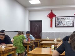 大堂-何记酿皮店(西流湾店)