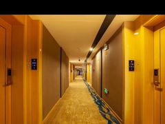 -库车国际酒店(火车站东湖公园店)