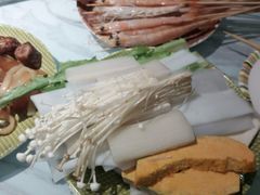 蔬菜和虾-爱9味·火锅自助主题餐厅(西站店)