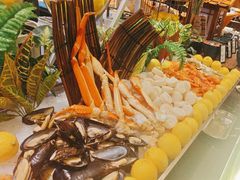-广州万富希尔顿酒店·感趣自助餐厅·金秋蟹宴生蚝海鲜刺身