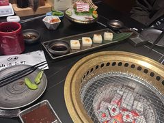 -山川小町·极番烧肉(新地假日广场店)