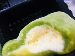 抹茶牛奶青团-沈大成(城隍庙店)