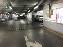 -百联西郊购物中心·停车场