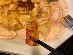 藏香猪-宏宏无烟石板烧烤