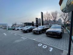 -天津波士信达奔驰4S店(卫津南路店)