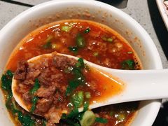 大半碗肉的番茄汤-海底捞火锅(吾悦广场店)