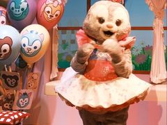 -小镇影院迪士尼小熊Duffy与他的朋友合影地