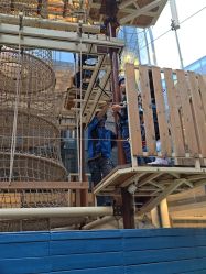 -PIPIKINGDOM皮皮王国欢乐号(欢乐海岸购物中心店)