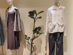 -王府井奥莱临潼小镇(临潼店)