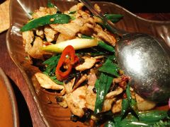 干巴菌韭菜花炒肉-花马天堂云南餐厅 Lost Heaven(高邮路店)