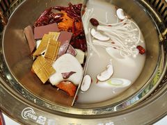 -欠火锅·水牛毛肚·团建聚餐·生日宴(何山路店)
