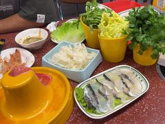 -四囍码头海鲜烧烤自助火锅(外滩南京东路悦荟广场店)