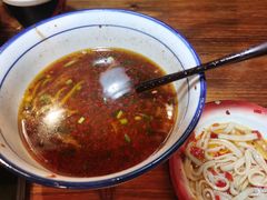 -矮子粉店1985·长沙米粉(湘春路店)