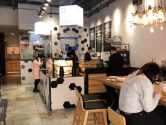 大堂-HELLO 27 意面·沙拉·帕尼尼