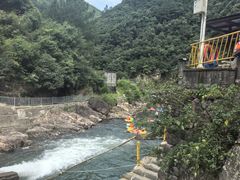 -安吉龙王山峡谷漂流
