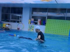 -龙格亲子游泳·水育早教中心(华亿大润发店)