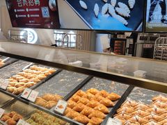 面包甜点陈列柜-月枫堂(长春这有山店)