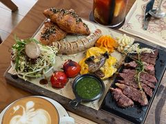 -Mark&Mars Restaurant