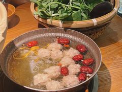 泉水肉丸子嫩豆苗-吃饭皇帝大(长宁龙之梦店)