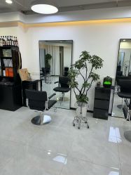 -V7 HAIR SALON