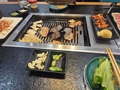 -臻牛烤肉