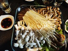 -大匠工房古船木艺术餐厅·猪肚鸡专门店(长白仙岛店)