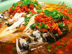 剁椒鱼头-弄堂里·寻味杭州(湖滨银泰in77C区店)