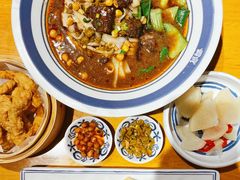 -霸蛮湖南菜·牛肉粉(荣京西街店)