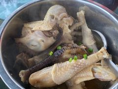 -亮河湾山庄