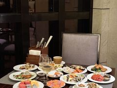 -广州万富希尔顿酒店·感趣自助餐厅·金秋蟹宴生蚝海鲜刺身