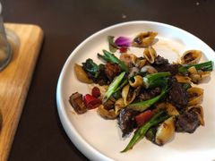 菌酱螺旋粉炒牛上脑-有璟阁港式餐厅(金融街购物中心店)