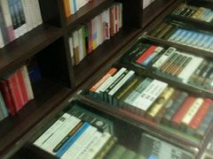 -钟书阁(松江泰晤士小镇店)