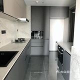 窗台、窗边也全部采用石英石上墙