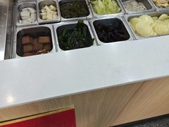-愉肴麻辣香锅(中北镇店)